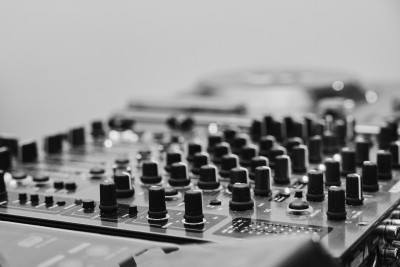 Close-up of a DJ mixing console at event venue Frankfurt GOOSE Eventspace